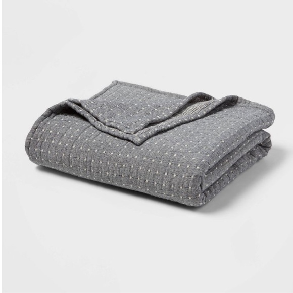 Threshold Other - NWT Oversized Reversible Matelasse Throw Gray - Threshold